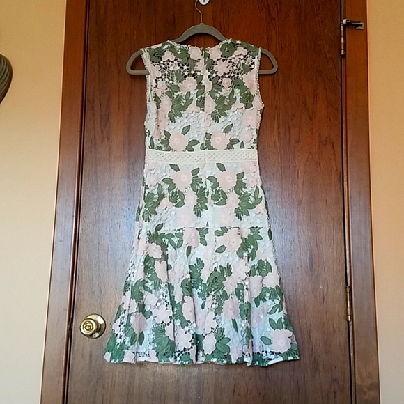 NWT. Size 2.  Shoshanna Floral Lace Dress - Picture 5 of 5
